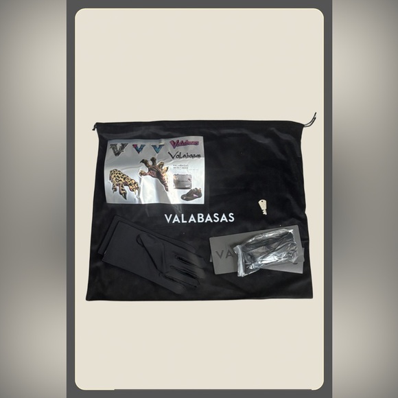 Valabasas 400L Vision Noir Lux      (Limited Series) - Picture 7 of 8